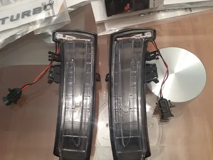 Поворотники зеркало мерседес W221 W204 W212 за 25 000 тг. в Астана