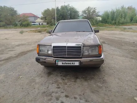 Mercedes-Benz E 230 1992 года за 950 000 тг. в Кызылорда – фото 4