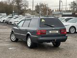 Volkswagen Passat 1994 годаfor2 500 000 тг. в Актобе – фото 4