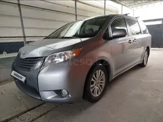 Toyota Sienna, 2015