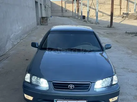 Toyota Camry 2001 года за 3 600 000 тг. в Актау
