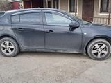 Chevrolet Cruze 2011 годаfor3 950 000 тг. в Атырау – фото 2