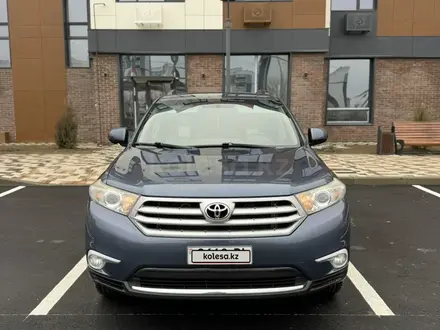 Toyota Highlander 2013 года за 9 000 000 тг. в Атырау