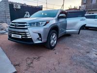 Toyota Highlander 2018 года за 18 880 000 тг. в Шымкент