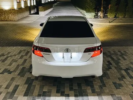 Toyota Camry 2013 года за 6 200 000 тг. в Жанаозен – фото 2