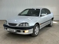 Toyota Avensis, 1999