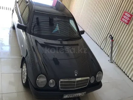 Mercedes-Benz E 230 1995 года за 2 500 000 тг. в Алматы – фото 3