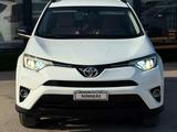 Toyota RAV4 2016 года за 7 700 000 тг. в Актау – фото 2
