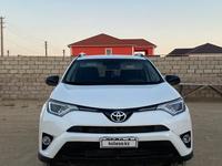 Toyota RAV4 2016 годаүшін7 800 000 тг. в Актау