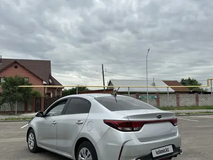 Kia Rio 2022 года за 7 600 000 тг. в Алматы – фото 2
