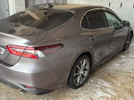 Toyota Camry 2021 года за 10 000 000 тг. в Актау – фото 6