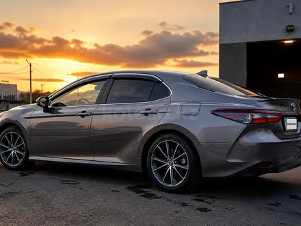 Toyota Camry 2021 года за 10 000 000 тг. в Актау – фото 8