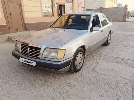 Mercedes-Benz E 230 1992 года за 1 400 000 тг. в Кызылорда – фото 2