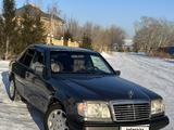 Mercedes-Benz E 220 1995 года за 1 900 000 тг. в Караганда