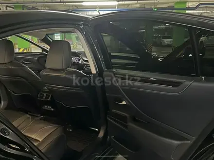Lexus ES 250 2019 года за 23 000 000 тг. в Алматы – фото 7