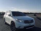 Toyota Highlander 2013 года за 9 000 000 тг. в Уральск – фото 2