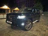 Toyota Land Cruiser 2023 года за 46 000 000 тг. в Алматы – фото 2