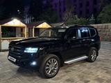 Toyota Land Cruiser 2023 года за 46 000 000 тг. в Алматы – фото 4