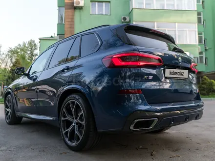 BMW X5 2019 года за 37 700 000 тг. в Алматы – фото 4