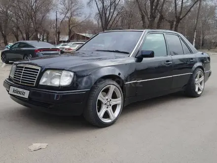 Mercedes-Benz E 500 1995 года за 4 000 000 тг. в Караганда – фото 2