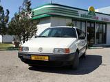 Volkswagen Passat 1990 годаүшін1 700 000 тг. в Тараз