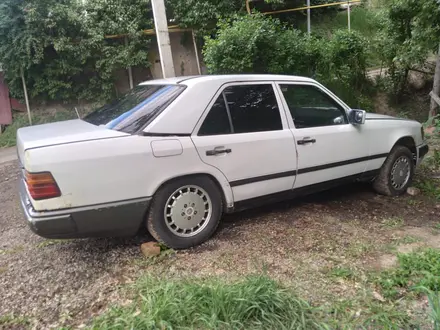 Mercedes-Benz E 200 1988 года за 400 000 тг. в Алматы – фото 2