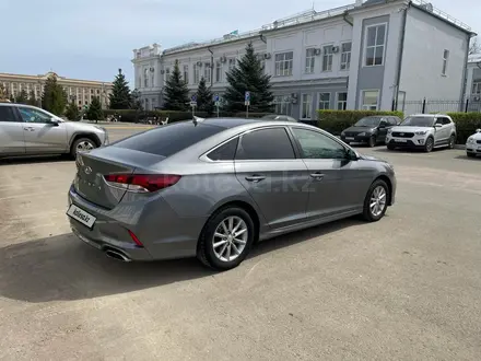 Hyundai Sonata 2017 года за 8 000 000 тг. в Уральск – фото 3