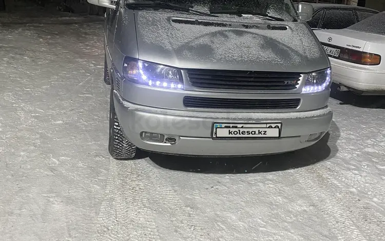 Volkswagen Multivan 2001 годаүшін6 100 000 тг. в Караганда