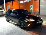 Toyota Camry 2016 года за 8 900 000 тг. в Актобе – фото 3