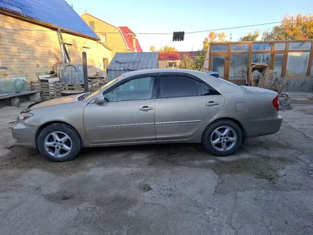 Toyota Camry 2002 года за 3 600 000 тг. в Астана – фото 2