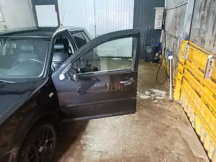 Volkswagen Golf 2003 года за 2 380 000 тг. в Алматы – фото 9