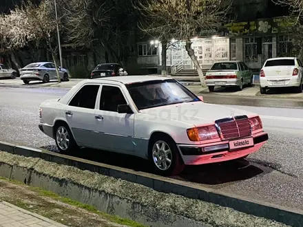 Mercedes-Benz E 230 1992 года за 2 250 000 тг. в Шымкент – фото 18