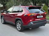 Toyota RAV4 2022 годаүшін17 500 000 тг. в Алматы – фото 4