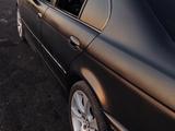 BMW 528 1997 года за 2 800 000 тг. в Шымкент – фото 4