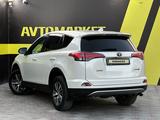 Toyota RAV4 2016 года за 10 400 000 тг. в Актобе – фото 4