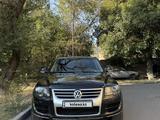 Volkswagen Touareg 2007 годаүшін5 800 000 тг. в Алматы