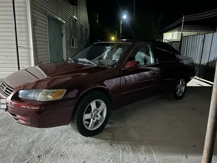 Toyota Camry 1999 года за 3 800 000 тг. в Жезказган – фото 2