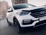 Hyundai Santa Fe 2016 года за 11 000 000 тг. в Алматы