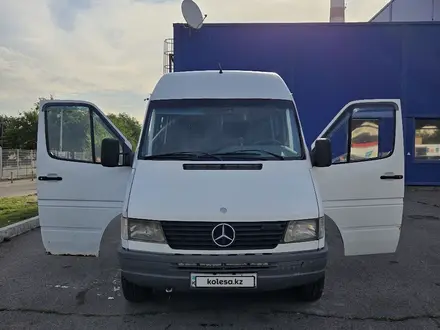 Mercedes-Benz Sprinter 1998 года за 4 800 000 тг. в Алматы – фото 11