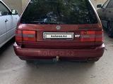 Volkswagen Passat 1994 года за 1 800 000 тг. в Уральск – фото 4