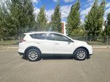 Toyota RAV4 2017 года за 10 000 000 тг. в Уральск – фото 4