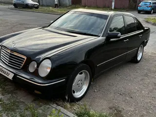 Mercedes-Benz E 320