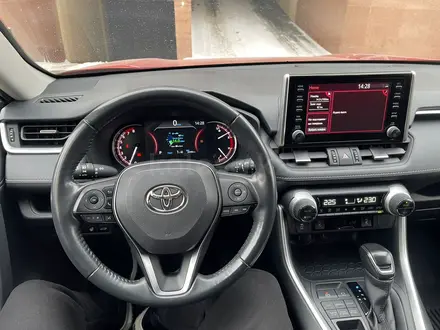 Toyota RAV4 2021 года за 16 200 000 тг. в Астана – фото 3