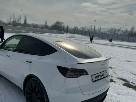 Tesla Model Y 2022 года за 22 000 000 тг. в Алматы – фото 11