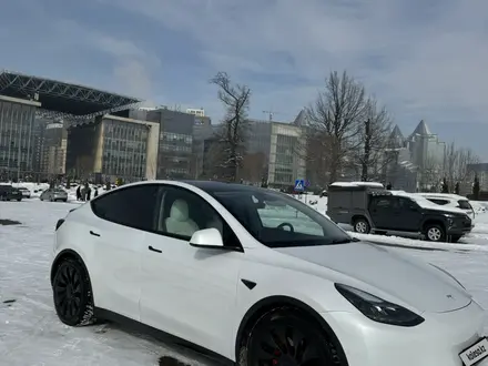Tesla Model Y 2022 года за 22 000 000 тг. в Алматы – фото 12