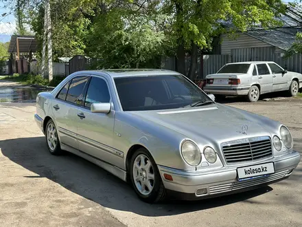 Mercedes-Benz E 320 1998 годаүшін3 399 999 тг. в Алматы – фото 5