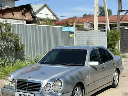 Mercedes-Benz E 320 1998 годаүшін3 399 999 тг. в Алматы – фото 8