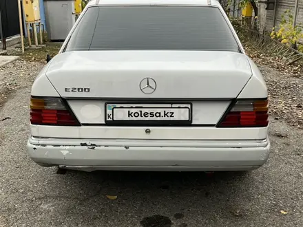 Mercedes-Benz E 200 1991 года за 1 450 000 тг. в Талдыкорган – фото 4