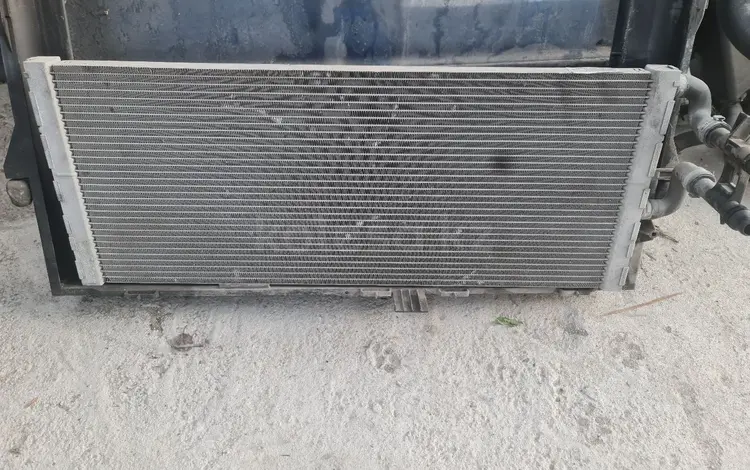 Интеркулер Радиатор интеркулера на бмв ф01 ф02 bmw f01 f01 за 100 000 тг. в Алматы