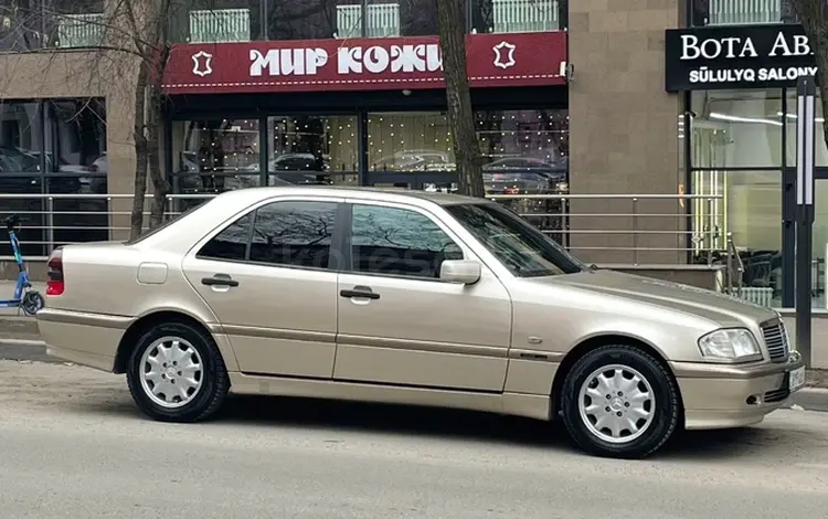 Mercedes-Benz C 200 1996 года за 3 000 000 тг. в Шымкент